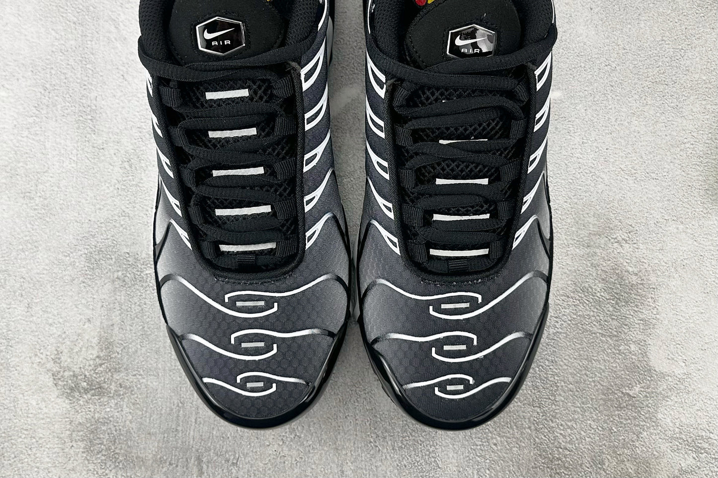 A1R MAX PLUS BLACK SILVER